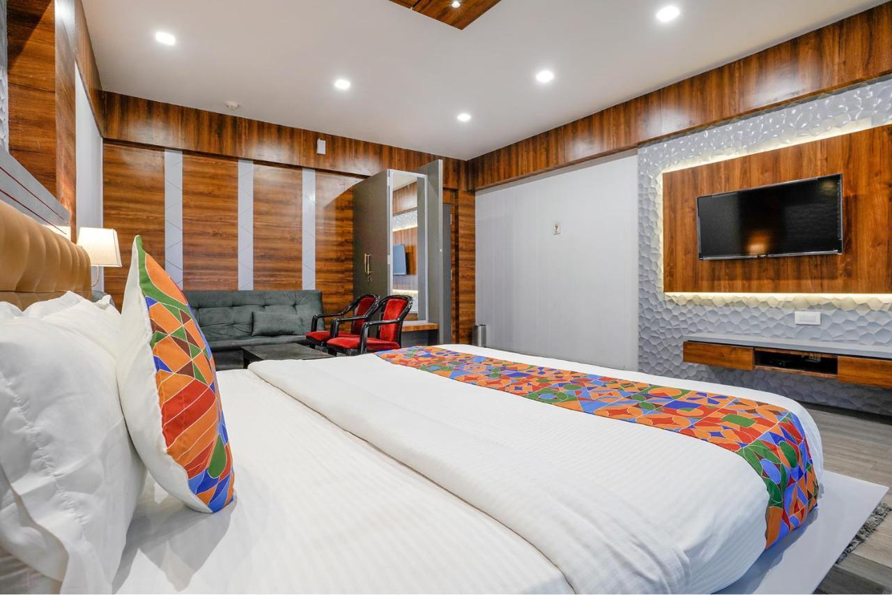 Fabhotel The Valentine - Udhna Road Surate Extérieur photo