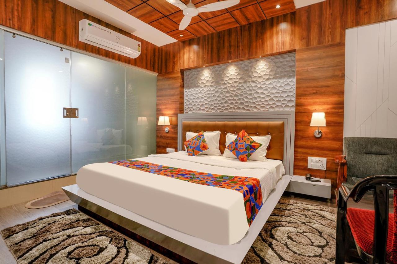 Fabhotel The Valentine - Udhna Road Surate Extérieur photo