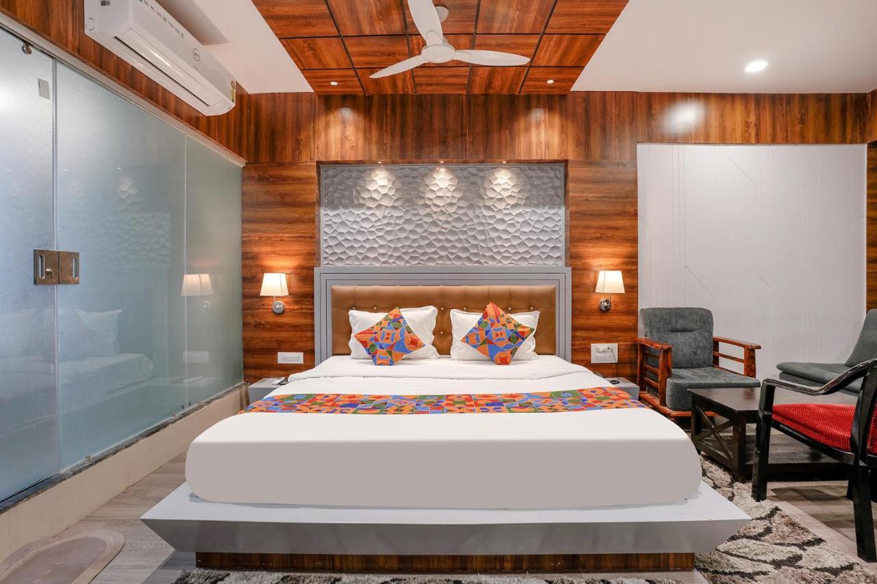 Fabhotel The Valentine - Udhna Road Surate Extérieur photo