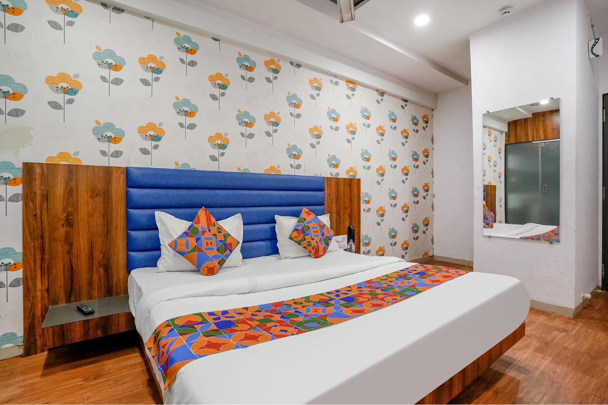 Fabhotel The Valentine - Udhna Road Surate Extérieur photo